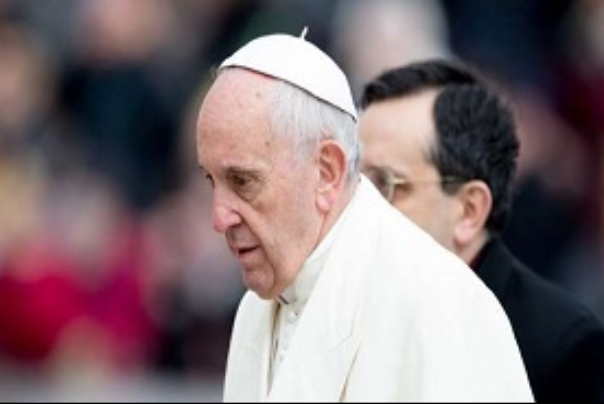 پاپ به دلیل «کسالت جزئی» شرکت در مراسمی را لغو کرد