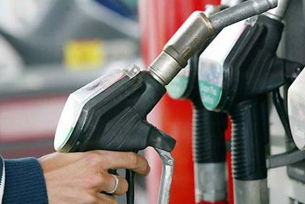 مصوبه کمیسیون تلفیق برای تخصیص 120 لیتر بنزین برای هر کارت سوخت در ایام نوروز