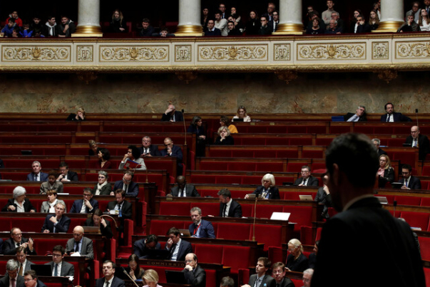 إصابة نائب وموظف في البرلمان الفرنسي بفيروس كورونا