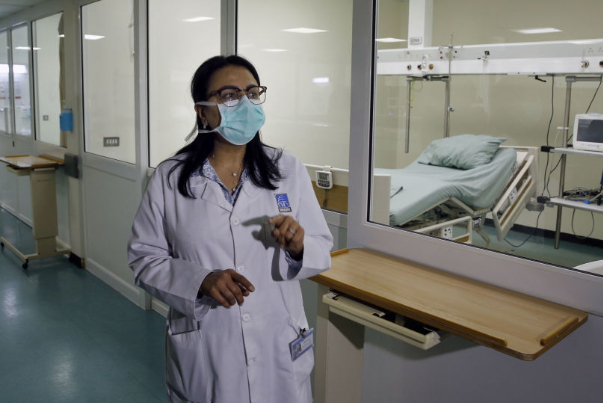 وفاة أول شخص إثر كورونا في لبنان