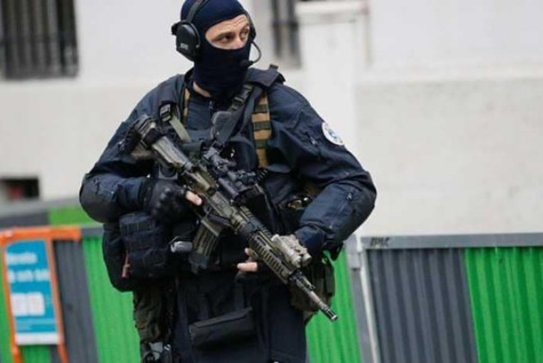 فرانسه در وضعیت "جنگی" علیه کرونا/ استقرار 100 هزار نیروی پلیس