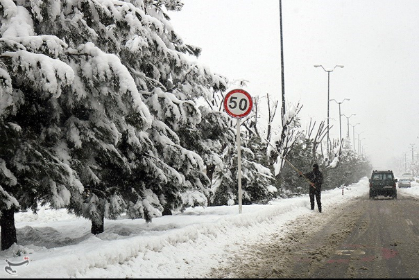 بارش برف و باران در جاده‌های 14 استان