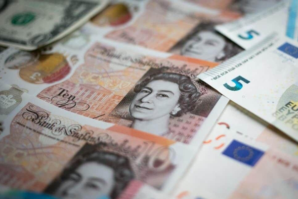 ارزش پوند انگلیس به پایین‌ترین حد در 35 سال گذشته رسید