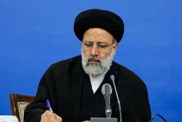 رئيسي يُثني على جهود الجيش والحرس الثوري في مكافحة كورونا