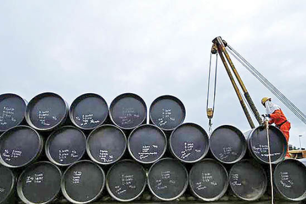 مخازن جهانی نفت 2 تا 4 ماه دیگر پر می‌شوند