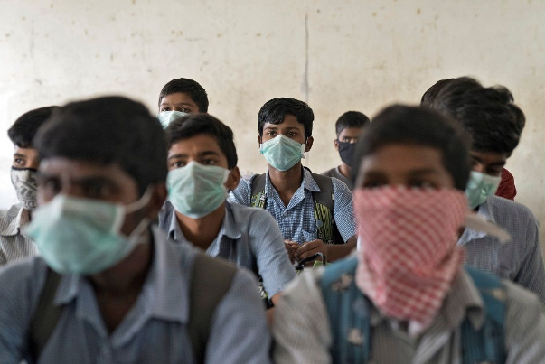 ارتفاع عدد الإصابات بفيروس كورونا في الهند إلى 4067