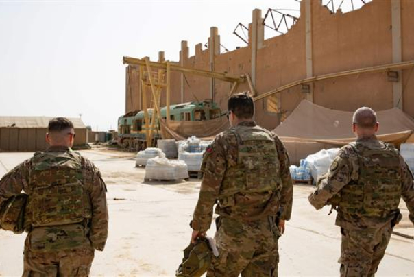 القوات العراقية تتسلم مقرا لفرنسيين في بغداد