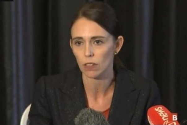 نخست‌وزیر نیوزیلند دستمزد خود و وزرا را 20 درصد کاهش داد