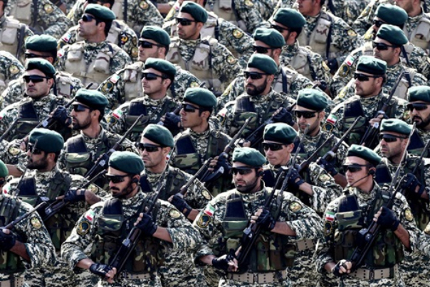الحكومة الايرانية: الجيش الايراني انموذج ممتاز لاقتدار البلاد وخدمة الشعب