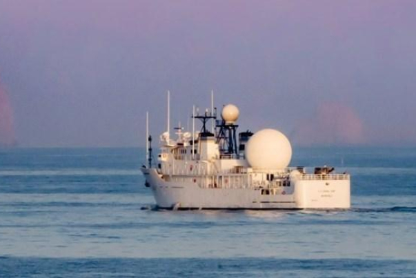 کشتی جاسوسی آمریکا در خلیج فارس بر فعالیت موشکی ایران نظارت می‌کند