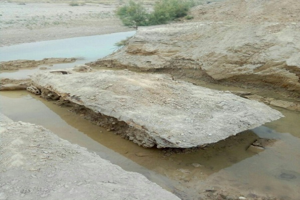 پیداشدن یک دستگاه نفربر زرهی بجای مانده از جنگ تحمیلی در  رودخانه گاوی شهر مرزی مهران