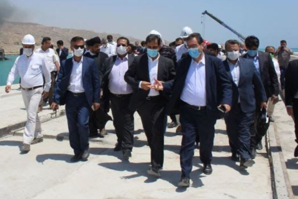 وزير الصناعة الايراني يتفقد ميناء منطقة "بارسيان" الاقتصادية الصناعية الخاصة