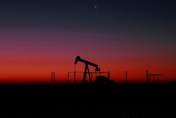 ظرفیت ذخیره‌سازی‌های نفت جهان یک ماه دیگر تکمیل می‌شود