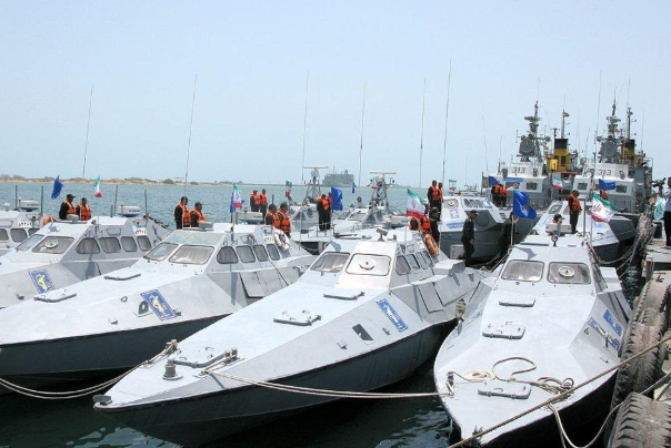 هذه هي سرعة الزوارق الحربية الايرانية الجديدة.. وتصنيع سفينة "الشهيد سليماني" قريباً