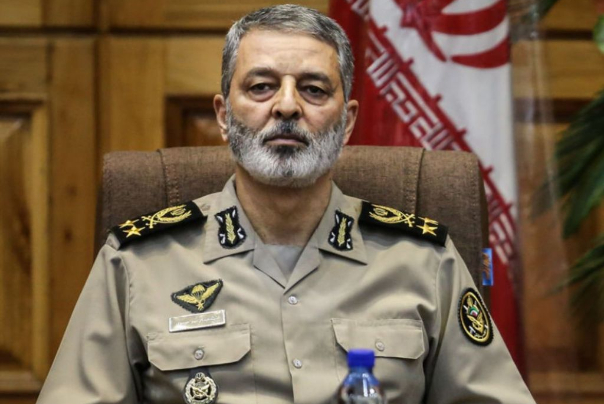 القائد العام للجيش الايراني: الإرتقاء بالاستعداد القتالي مهمة جميع مستويات القيادة