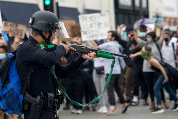 بايدن يُدين عنف الشرطة الامريكية ضد المحتجين