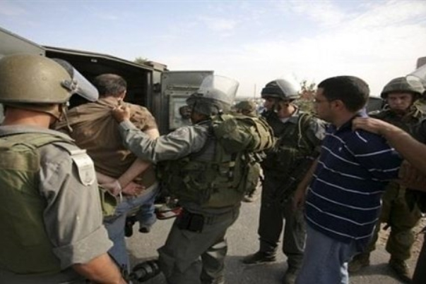 قوات الاحتلال تعتقل 7 مواطنين بالضفة الغربية