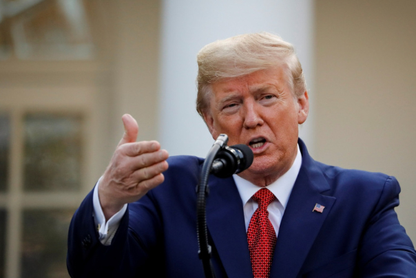 بينما تعمّ البلاد الاحتجاجات.. ترامب يهاجم أوباما: سلّمني جيشاً قديماً