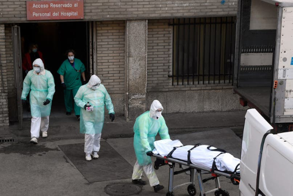 كورونا.. قفزة في عدد الإصابات بالصين وأوروبا تعيد فتح حدودها