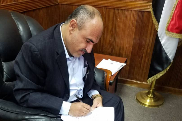 كاتب يمني: "وزير الصحة والتصحيح"