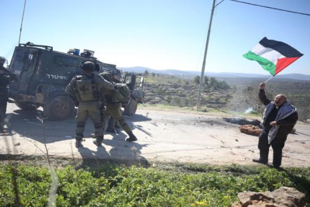 قوات الاحتلال تعتقل 7 فلسطينيين من الضفة.. وحماس: سنحبط خطة الضمّ