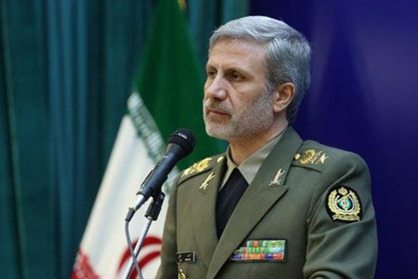 وزير الدفاع الايراني: أمريكا ستُمنى بالهزيمة امام الشعب الايراني كما في السابق