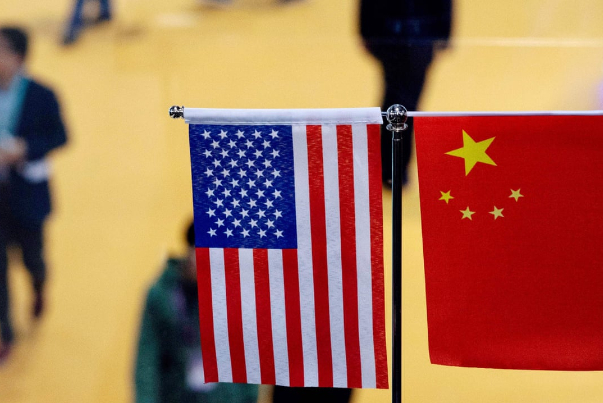 الصين تردّ بالمثل على قيود أمريكية استهدفت بعض مسؤوليها