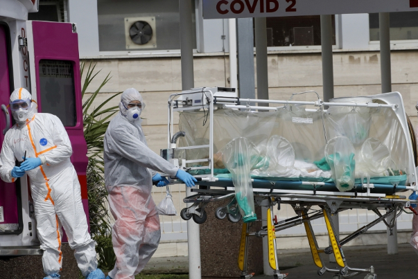 الصين تحذر من عدوى أشد فتكا من كورونا في كازخستان والأخيرة تعلق