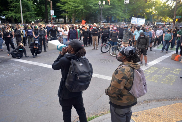 أمريكا تشن حملة على المحتجين في بورتلاند بعد أمر ترامب بحماية النصب التذكارية