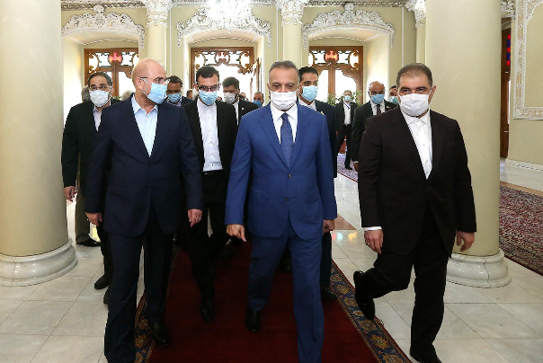 الكاظمي يلتقي برئيس البرلمان الايراني