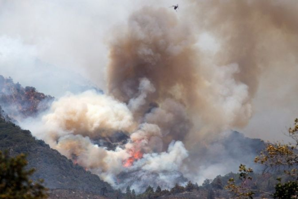آتش‌سوزی گسترده در کالیفرنیا/ ناتوانی در اطفاء و تخلیه هزاران ساکن