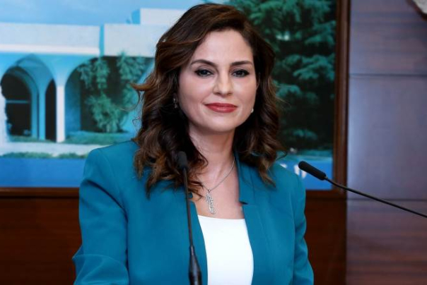وزيرة الإعلام اللبنانية تستقيل من منصبها..