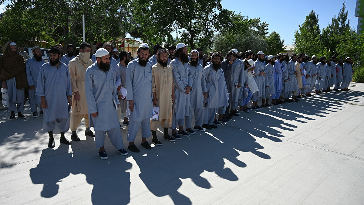 أفغانستان توافق على إطلاق سراح 400 من سجناء طالبان