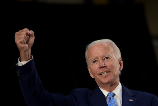 بايدن: ترامب لا يريد تأمين الخدمات الصحية للملايين من الأمريكيين