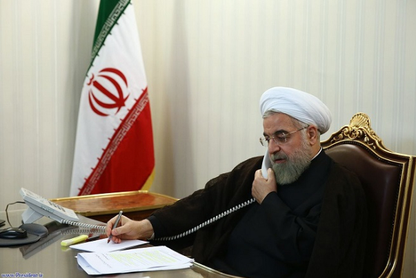 روحاني يؤكد في مكالمة هاتفية مع ماكرون : لا يحق لامريكا استخدام آلية الاتفاق النووي اطلاقا