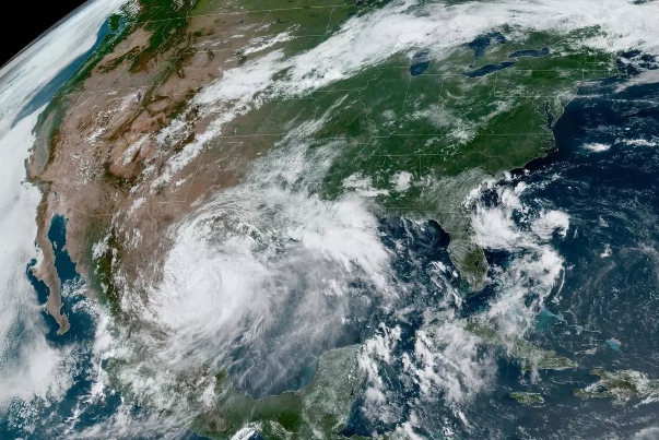 أمريكا تعلن حالة الطوارئ في تكساس