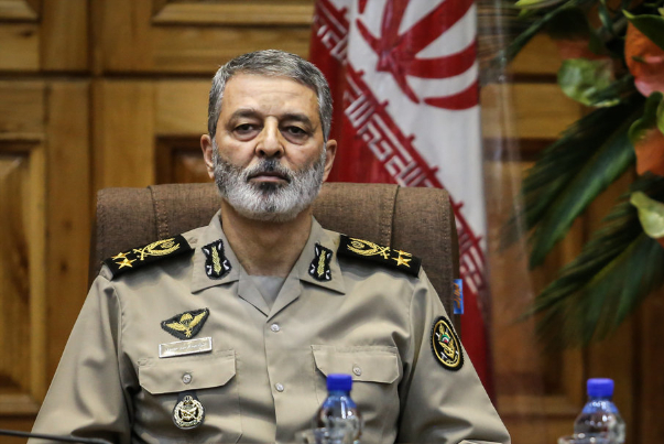 القائد العام للجيش الإيراني: اميركا والكيان الصهيوني هما جرثومة المنكر