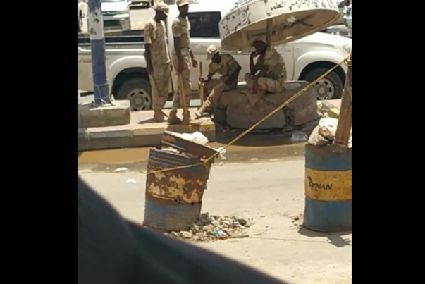 تحسباً للإنتفاض عليها.. الامارات تكثّف نقاطها العسكرية في مدينة المكلّا بحضرموت (فيديو)