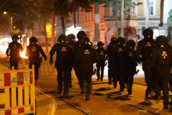 تستمر المظاهرات في ألمانيا لليلة الثالثة على التوالي