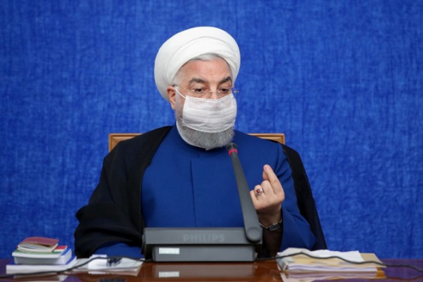 روحاني يدعو البنك المركزي للإسراع بتسديد مستحقات الكوادر الطبية
