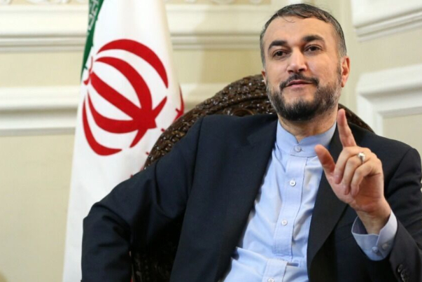 مساعد رئيس البرلمان الإيراني : الإمارات والبحرين مجرد لاعبين في سيرك يقوده ترامب