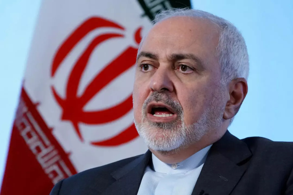 وزير الخارجية الإيراني يغرد ويرد على تصريحات ترامب الأخيرة..