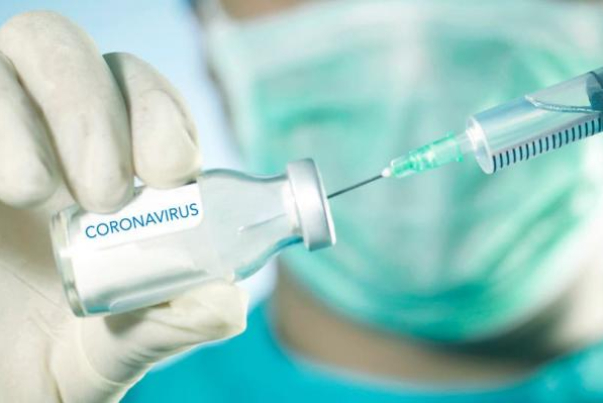 السفارة الروسية تحث واشنطن على مكافحة كورونا وليس اللقاح الروسي