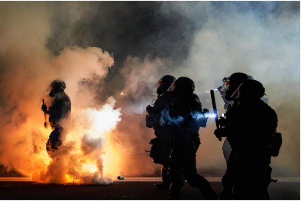 إصابة شرطيين أميركيين بإطلاق نار خلال احتجاجات كنتاكي