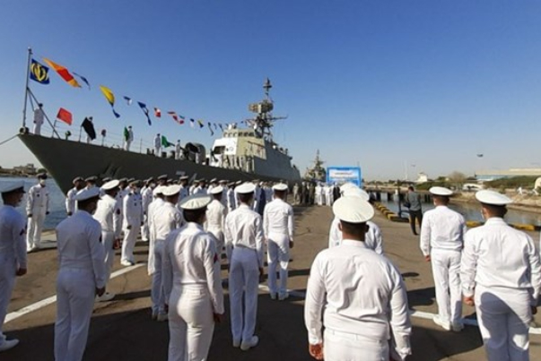 بعد مهمة دامت لـ67 يوما في المياه الدولية.. المجموعة الـ 69 للقوة البحرية الايرانية تعود للميناء الإيراني