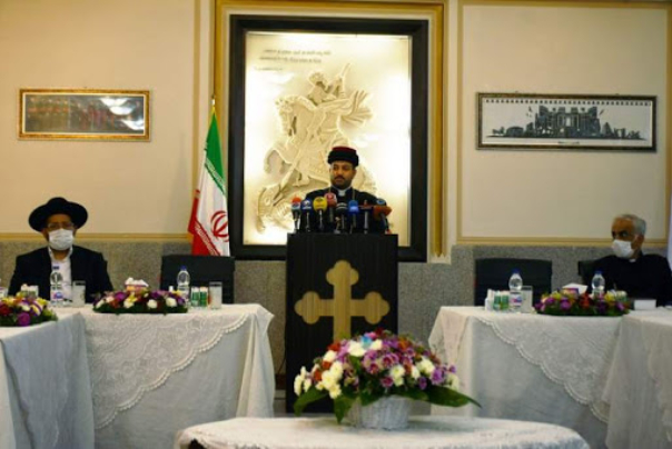 زعماء الاقليات الدينية في ايران يوبخون ماكرون لإساءته للرسول محمد (ص)