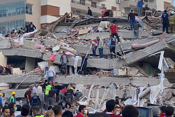تركيا.. ارتفاع حصيلة ضحايا زلزال إزمير إلى 25 قتيلا و804 مصابين