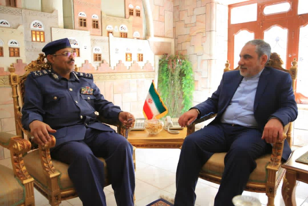 السفير الإيراني لدى اليمن يستقبل عدد من المسؤولين والقيادات اليمنية