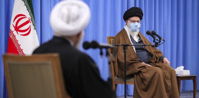 قائد الثورة يشرف على اجتماع المجلس الأعلى للتنسيق الاقتصادي