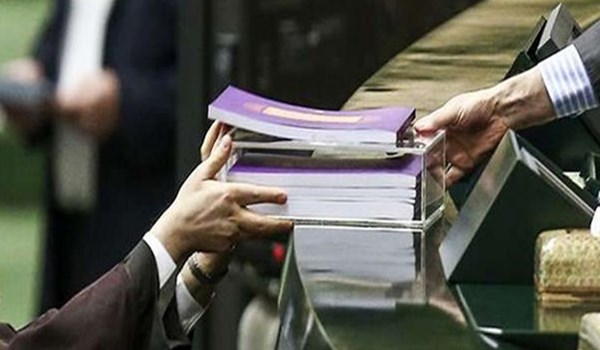 الحكومة الايرانية تقدم للبرلمان مشروع قانون السنة المالية الجديدة